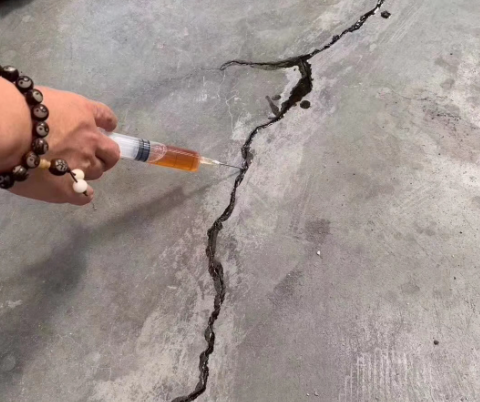 临桂混凝土裂缝修补技术详解​